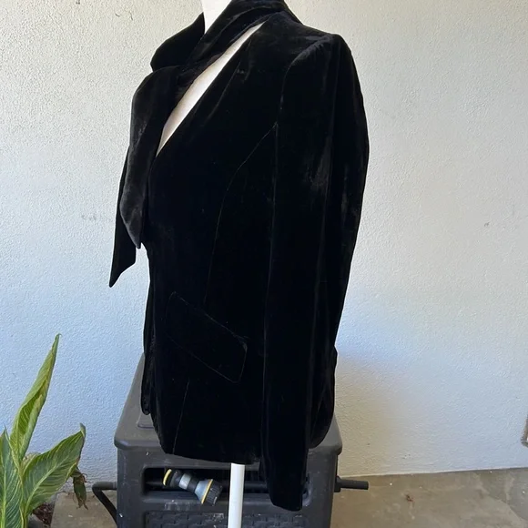 FRAME Velvet Neck Tie Blazer - Picture 6 of 16